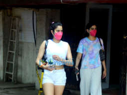 Photos: Janhvi Kapoor, Khushi Kapoor, Sara Ali Khan and Pooja Hegde spotted at Pilates class