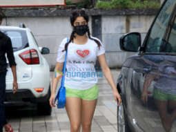Photos: Janhvi Kapoor spotted at a clinic in Bandra