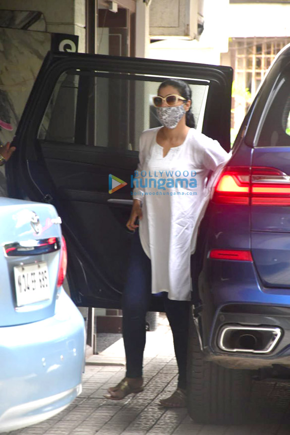 photos kajol spotted at a clinic in bandra 1