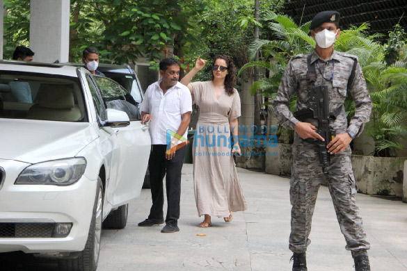 photos kangana ranaut spotted in bandra 4