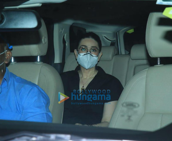 photos kareena kapoor khan karisma kapoor and amrita arora snapped in bandra 1