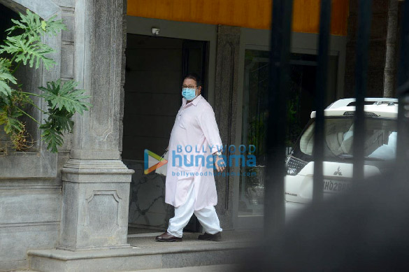 photos kareena kapoor khan saif ali khan jeh ali khan snapped in bandra 4