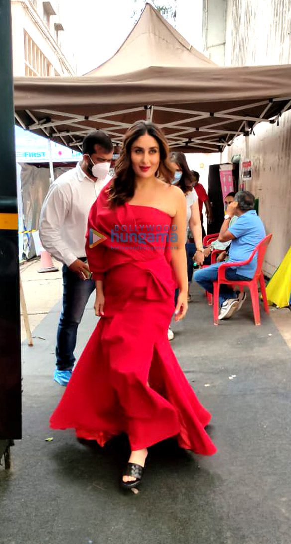 Photos: Kareena Kapoor Khan spotted at Mehboob Studios Photos: Kareena Kapoor Khan spotted at Mehboob Studios