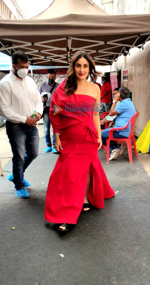 photos kareena kapoor khan spotted at mehboob studios1 3
