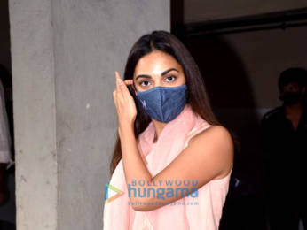 Photos: Kiara Advani snapped in Andheri