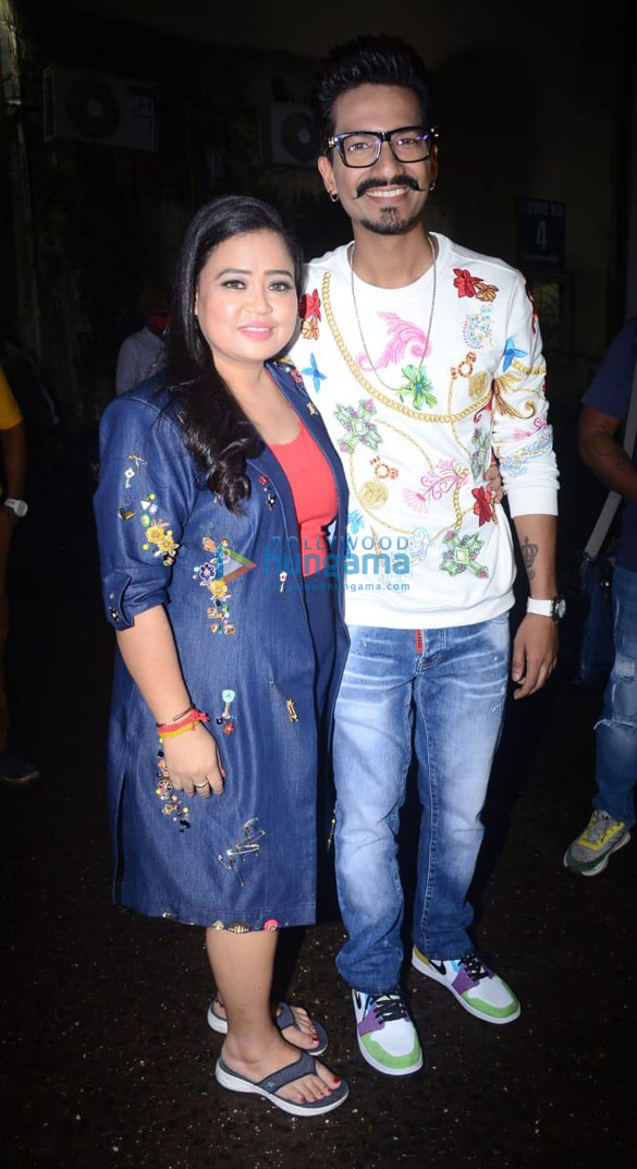 photos madhuri dixit urmila matondkar and others snapped at filmistan studio 2