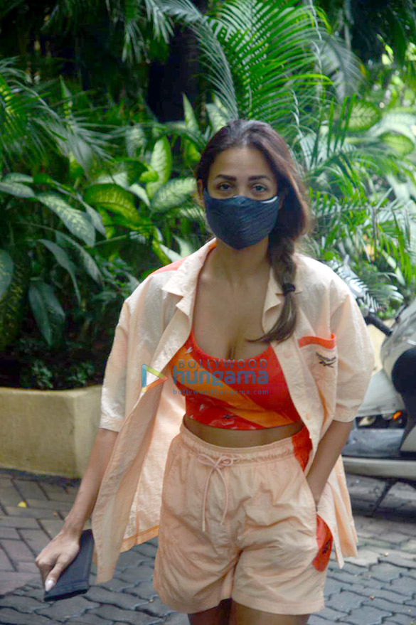 photos malaika arora and her son arhaan khan snapped in bandra 4