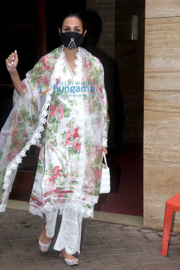 photos malaika arora spotted in bandra 4 36