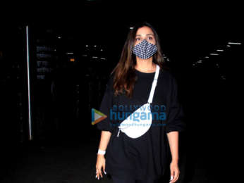 Photos: Parineeti Chopra and Kalki Koechlin snapped at the airport