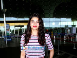 Photos: Prachi Desai, Akanksha Puri and Suniel Shetty snapped at the airport
