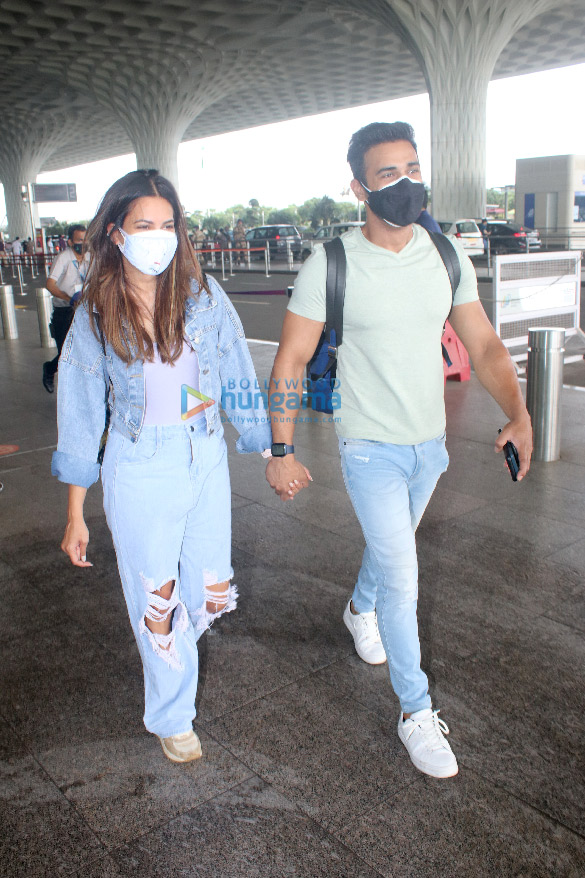 photos pulkit samrat kriti kharbanda and sai tamhankar snapped at the airport 1