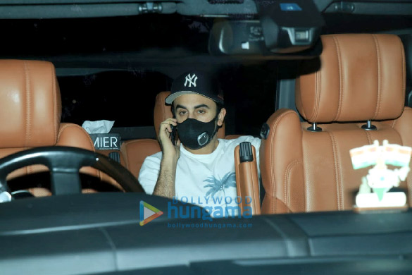 photos ranbir kapoor snapped in bandra 3 3