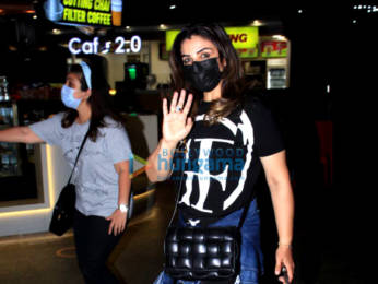 Photos Raveena Tandon, Hansika Motwani, Boman Irani and others snapped at the airport (2)