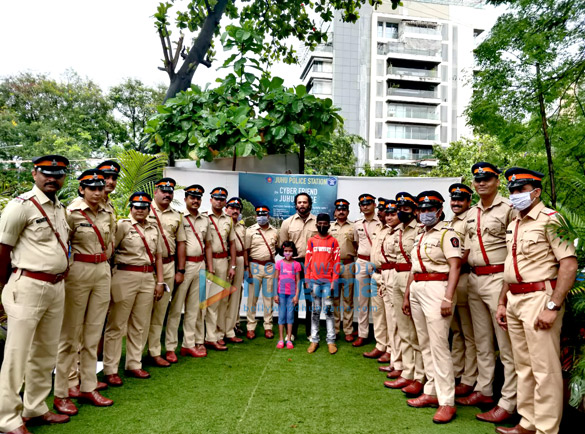 Photos: Rohit Shetty snapped promoting the Juhu Police cyber safety initiative