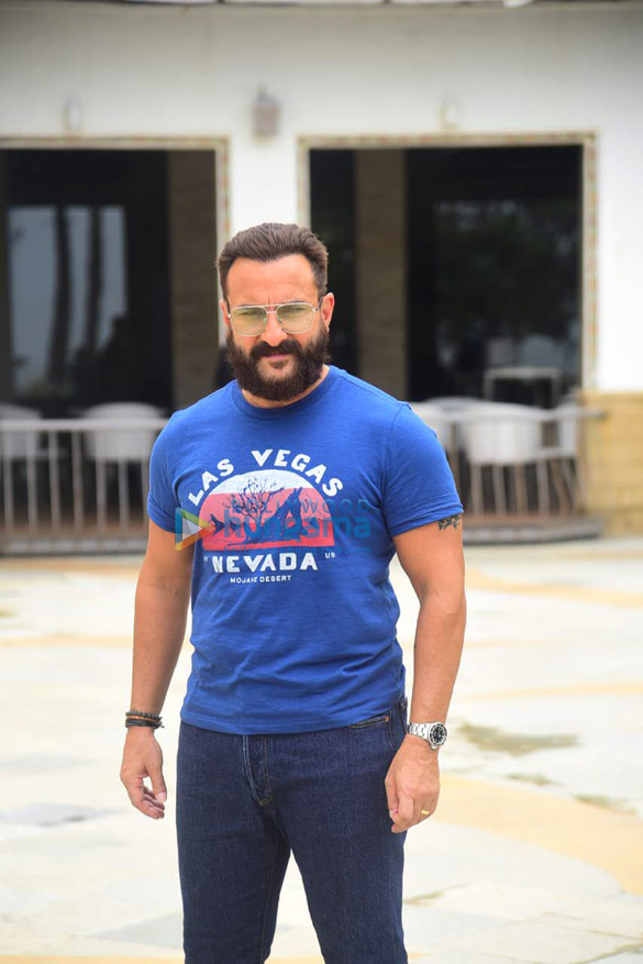 Photos: Saif Ali Khan snapped promoting his film Bhoot Police Photos: Saif Ali Khan snapped promoting his film Bhoot Police