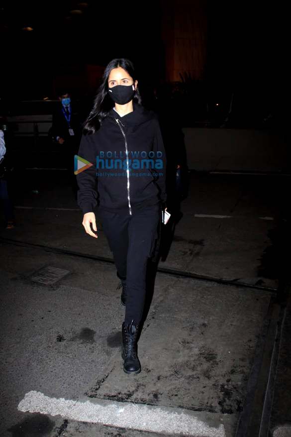 photos salman khan katrina kaif and bhumi pednekar snapped at the airport 7