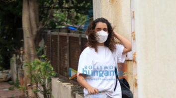Photos: Sanya Malhotra snapped at Bandstand in Bandra