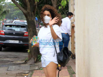 Photos: Sanya Malhotra snapped at Bandstand in Bandra