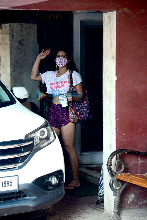 Photos: Sara Ali Khan snapped at Pilates class Photos: Sara Ali Khan snapped at Pilates class