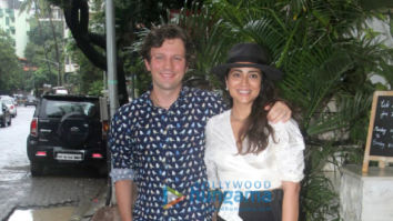 Photos: Shriya Saran spotted outside a cafe in Bandra