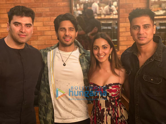 photos sidharth malhotra kiara advani and the rest of the cast celebrate the success of their film shershaah 6