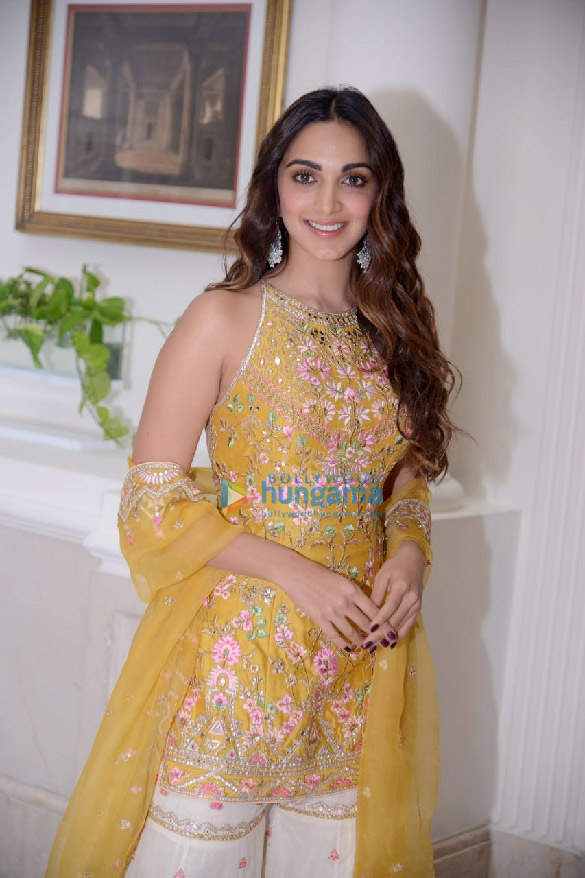 photos sidharth malhotra and kiara advani snapped during shershaah promotions in new delhi 6