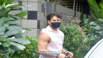 Photos: Tiger Shroff spotted at the gym in Khar