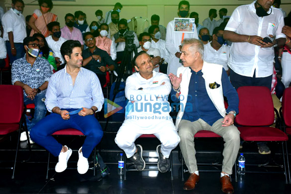 photos tusshar kapoor and dalip tahil spotted at national college 1