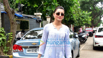 Photos: Urvashi Rautela snapped in Juhu