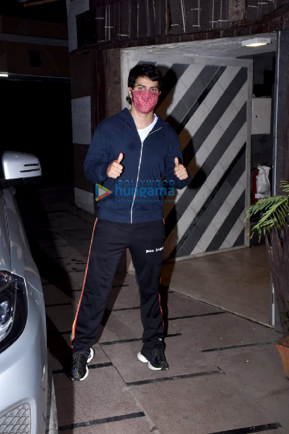 photos varun dhawan snapped at a gym in juhu 5 2