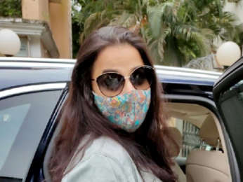 Photos: Vidya Balan snapped at a store in Santacruz