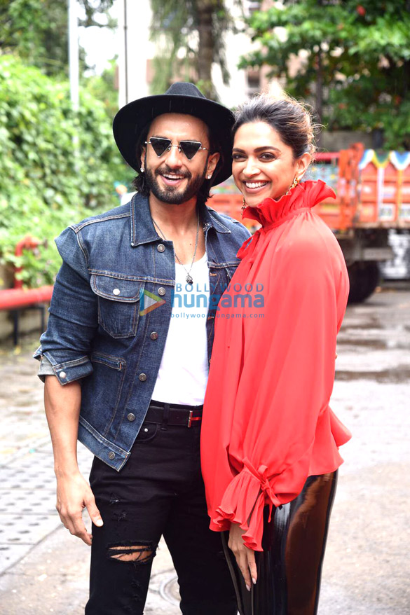 photros ranveer singh and deepika padukone snapped at anju bhavnanis birthday lunch at bastian worli 10