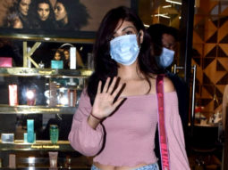 Rhea Chakraborty spotted at Geetanjali salon in Juhu