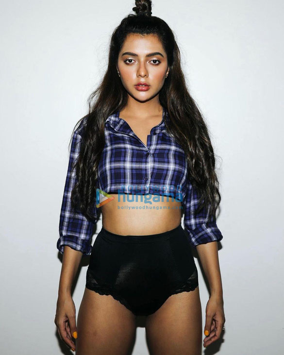 ruhi singh 3 11