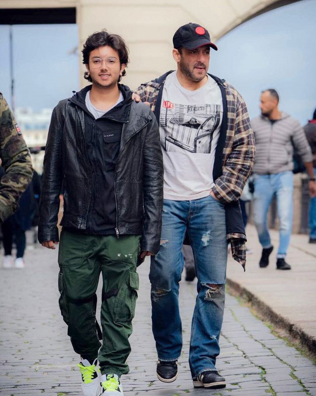Salman Khan posts a cool picture with his nephew Nirvan Khan from Russia as he shoots Tiger 3 Salman Khan posts a cool picture with his nephew Nirvan Khan from Russia as he shoots Tiger 3