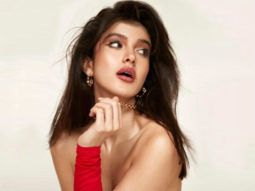 Shanaya Kapoor raises oomph in red off shoulder top shares pictures with K3G famous dialogues