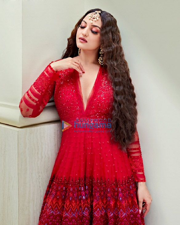 sonakshi sinha 4 13