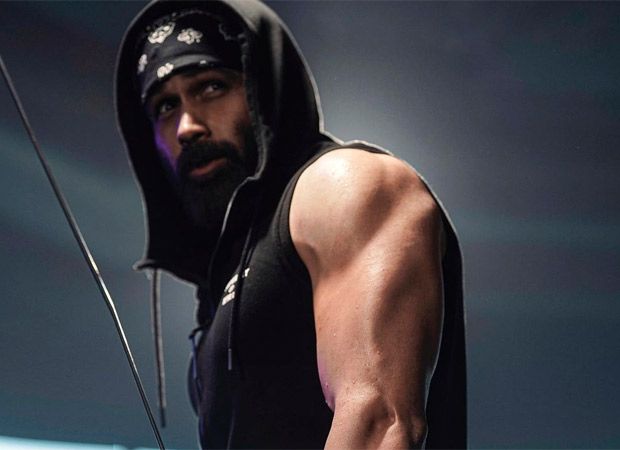 Emraan Hashmi flaunts his pumped up triceps in a new pic; fans ask if he's preparing for Tiger 3 (1)