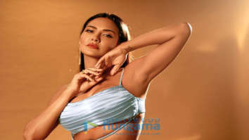 Celebrity Photo Of Esha Gupta