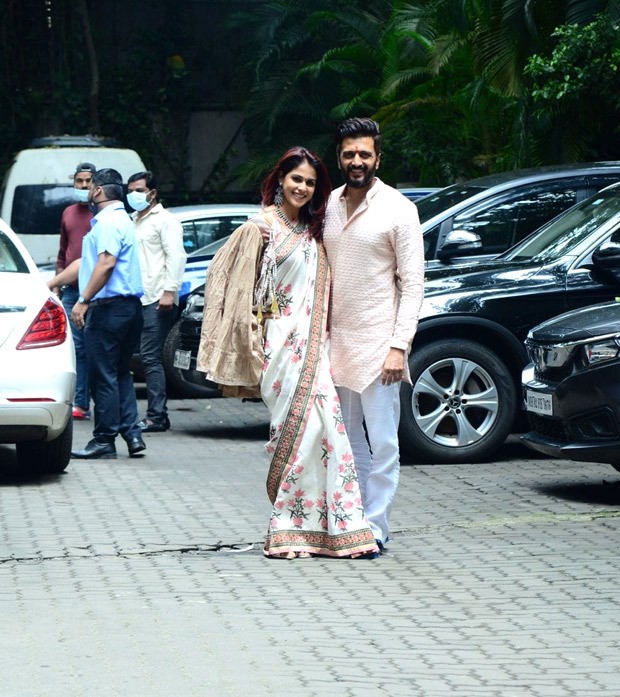 Genelia and Riteish Deshmukh give major couple style goals as they step out for Ganpati celebrations Genelia and Riteish Deshmukh give major couple style goals as they step out for Ganpati celebrations