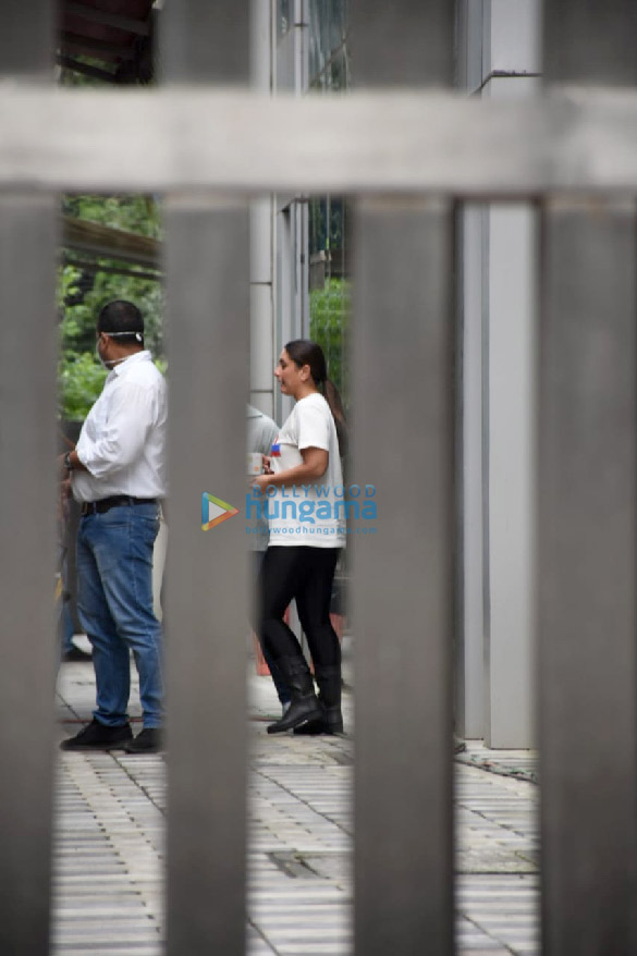photos aamir khan and kareena kapoor khan spotted on the sets of laal singh chaddha 6