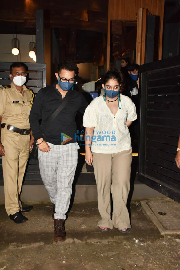 photos aamir khan snapped having dinner with his daughter at mizu in khar 6