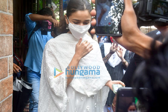 photos alia bhatt spotted at a dubbing studio 5 2