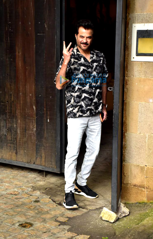 Photos: Anil Kapoor snapped in Juhu