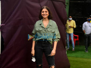 Photos: Anushka Sharma snapped during brand shoot in Filmcity, Goregaon