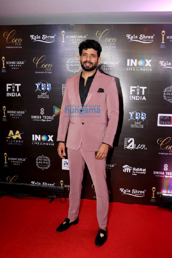 photos celebs snapped attending the iconic gold awards 11