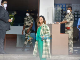 Photos: Deepika Padukone snapped at Kalina airport