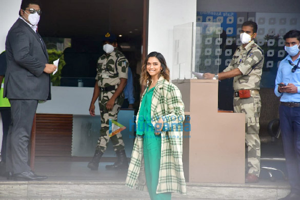 Photos: Deepika Padukone snapped at Kalina airport Photos: Deepika Padukone snapped at Kalina airport