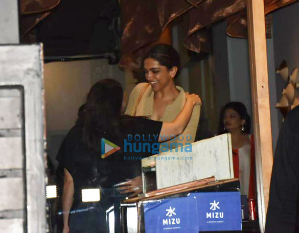 photos deepika padukone snapped at mizu in khar 2