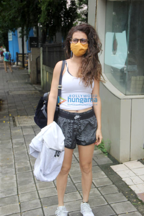 photos fatima sana shaikh spotted at a gym in bandra 3